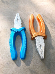 Фигурка из глазури Плоскогубцы Изображение Фигурка из глазури Плоскогубцы